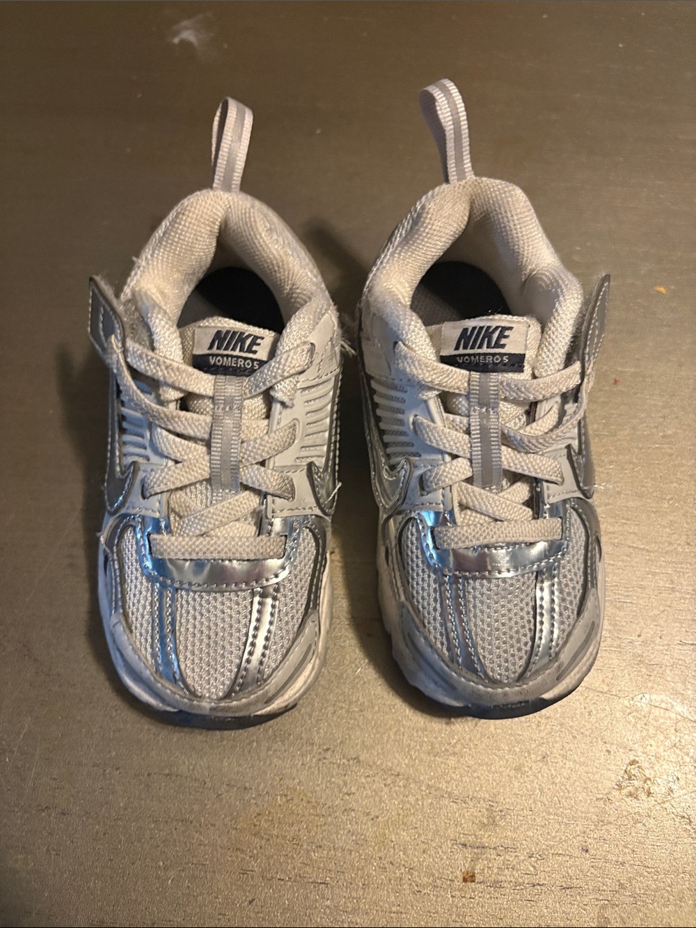 Nike Kids Silver Metallic Vomero-Style Sneakers